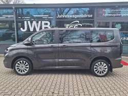 Grau Neu 2025 Ford Tourneo Titanium Van / Kleinbus | 62.980 € (Etwas zu teuer)