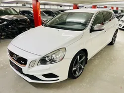 Weiß Gebraucht 2011 Volvo V60 R-Design Kombi | 11.900 € (Etwas zu teuer)