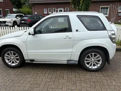 Weiß Gebraucht 2007 Suzuki Grand Vitara SUV | 7.400 € (Etwas zu teuer)