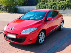 Rot Gebraucht 2009 Renault Mégane Coupé Coupé | 3.800 € (Fairer Preis)