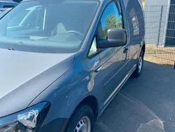 Grau Gebraucht 2018 VW Caddy Van / Kleinbus | 8.550 € (Etwas zu teuer)