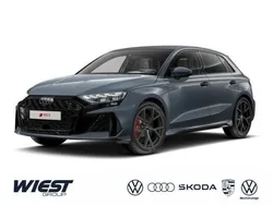 Kemoragrau metallic Neu 2025 Audi RS3 Sportback Ambiente Kleinwagen | 84.200 €