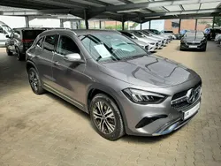 Grau Gebraucht 2024 Mercedes GLA180 Advanced SUV | 38.900 € (Etwas zu teuer)