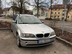 Grau Gebraucht 2004 BMW 320 Kombi | 800 € (Superpreis)