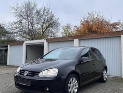 Schwarz Gebraucht 2005 VW Golf IV Limousine | 2.200 € (Etwas zu teuer)