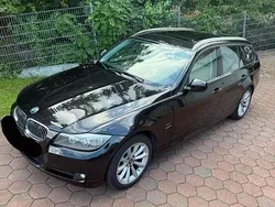 Schwarz Gebraucht 2012 BMW 320 Kombi | 7.800 € (Superpreis)