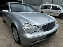 Silber Gebraucht 2002 Mercedes C180 Limousine | 3.299 €