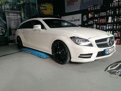 Weiß Gebraucht 2013 Mercedes CLS350 Shooting Brake Kombi | 13.900 € (Teuer)