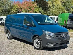 Blau Gebraucht 2021 Mercedes Vito Van / Kleinbus | 18.802 €
