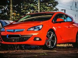Rot Gebraucht 2012 Opel Astra GTC Edition Coupé | 11.900 €