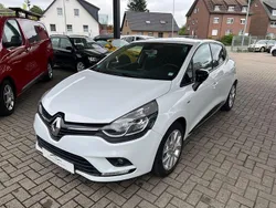 Weiß Gebraucht 2018 Renault Clio IV LIMITED Limousine | 7.990 € (Fairer Preis)