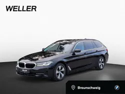 Black sapphire (schwarz) Gebraucht 2023 BMW 520 Comfort Edition Kombi | 30.850 € (Superpreis)