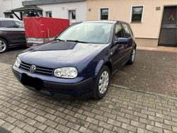 Blau Gebraucht 2002 VW Golf Limousine | 2.100 € (Fairer Preis)