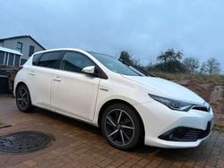 Weiß Gebraucht 2017 Toyota Auris Edition-S Limousine | 13.700 € (Fairer Preis)