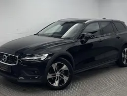 Schwarz Gebraucht 2021 Volvo V60 Kombi | 30.800 € (Fairer Preis)