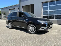 Violett Gebraucht 2019 Mitsubishi Outlander P-HEV Top SUV | 21.900 € (Fairer Preis)