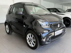 Schwarz Gebraucht 2016 Smart ForTwo Cabrio Cabrio | 14.490 € (Etwas zu teuer)
