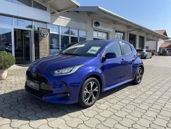 Juniper blue metallic Neu 2025 Toyota Yaris Hybrid Comfort Kleinwagen | 26.999 €