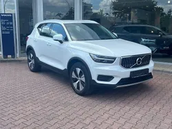 Weiß Gebraucht 2021 Volvo XC40 Inscription SUV | 28.900 € (Fairer Preis)