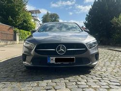 Grau Gebraucht 2019 Mercedes A180 Limousine | 26.980 € (Teuer)