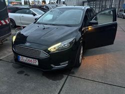 Schwarz Gebraucht 2015 Ford Focus Titanium Limousine | 8.600 € (Teuer)