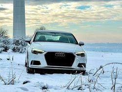 Weiß Gebraucht 2020 Audi A3 Sport Limousine | 14.400 €