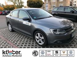 Grau Gebraucht 2011 VW Jetta Comfortline Limousine | 9.970 €