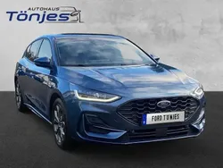 Chromablau Gebraucht 2023 Ford Focus ST-Line X Limousine | 23.980 € (Fairer Preis)