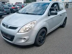 Silber Gebraucht 2011 Hyundai i20 Edition Kleinwagen | 1.500 € (Guter Preis)