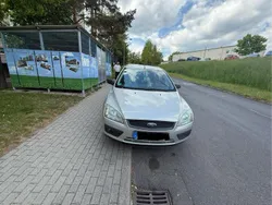Beige Gebraucht 2006 Ford Focus Limousine | 1.400 € (Fairer Preis)