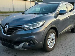 Grau Gebraucht 2016 Renault Kadjar XMOD SUV | 8.900 € (Etwas zu teuer)
