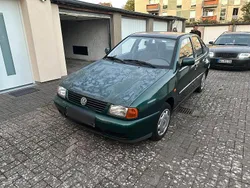 Grün Gebraucht 1999 VW Polo Classicline Limousine | 1.200 € (Fairer Preis)