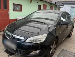 Schwarz Gebraucht 2012 Opel Astra Limousine | 4.000 € (Guter Preis)