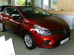 Rot metallic Gebraucht 2016 Renault Clio IV LIMITED Deluxe Kleinwagen | 14.190 €