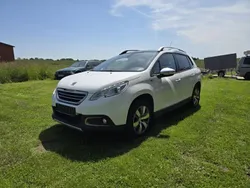 Weiß Gebraucht 2016 Peugeot 2008 Urban Move SUV | 6.999 € (Guter Preis)