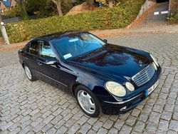 Blau Gebraucht 2004 Mercedes E240 Limousine | 3.940 € (Guter Preis)
