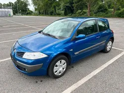 Blau Gebraucht 2006 Renault Mégane II Authentique Limousine | 2.390 € (Etwas zu teuer)