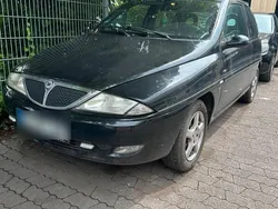 Schwarz Gebraucht 2002 Lancia Ypsilon Kleinwagen | 400 €
