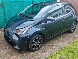 Grau Gebraucht 2020 Toyota Aygo X-play Kleinwagen | 14.500 € (Etwas zu teuer)