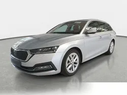 Brilliantsilber metallic Gebraucht 2020 Skoda Octavia First Edition Kombi | 23.290 € (Etwas zu teuer)