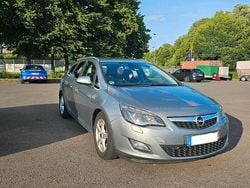 Grau Gebraucht 2010 Opel Astra Kombi | 2.499 € (Superpreis)