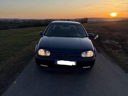 Blau Gebraucht 1998 VW Golf III Kleinwagen | 750 € (Guter Preis)