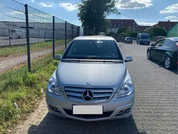 Silber Gebraucht 2011 Mercedes B180 Van / Kleinbus | 5.199 € (Guter Preis)