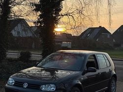 Schwarz Gebraucht 2002 VW Golf IV Limousine | 2.200 € (Fairer Preis)