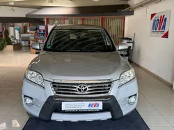 Silber Gebraucht 2011 Toyota RAV4 SUV | 13.990 € (Teuer)