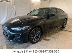 Black sapphire metallic (metallic) Gebraucht 2025 BMW i4 Sport Line Limousine | 43.450 € (Guter Preis)