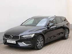 Onyx black / metallic Gebraucht 2022 Volvo V60 Core Kombi | 27.990 € (Guter Preis)