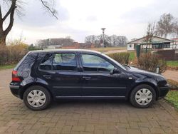 Grau Gebraucht 2000 VW Golf IV Basis Limousine | 1.200 € (Etwas zu teuer)
