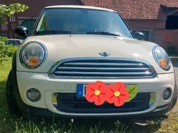 Weiß Gebraucht 2010 Mini ONE Kleinwagen | 4.300 € (Fairer Preis)