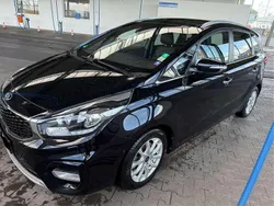 Schwarz Gebraucht 2016 Kia Carens Spirit Van / Kleinbus | 10.001 € (Fairer Preis)